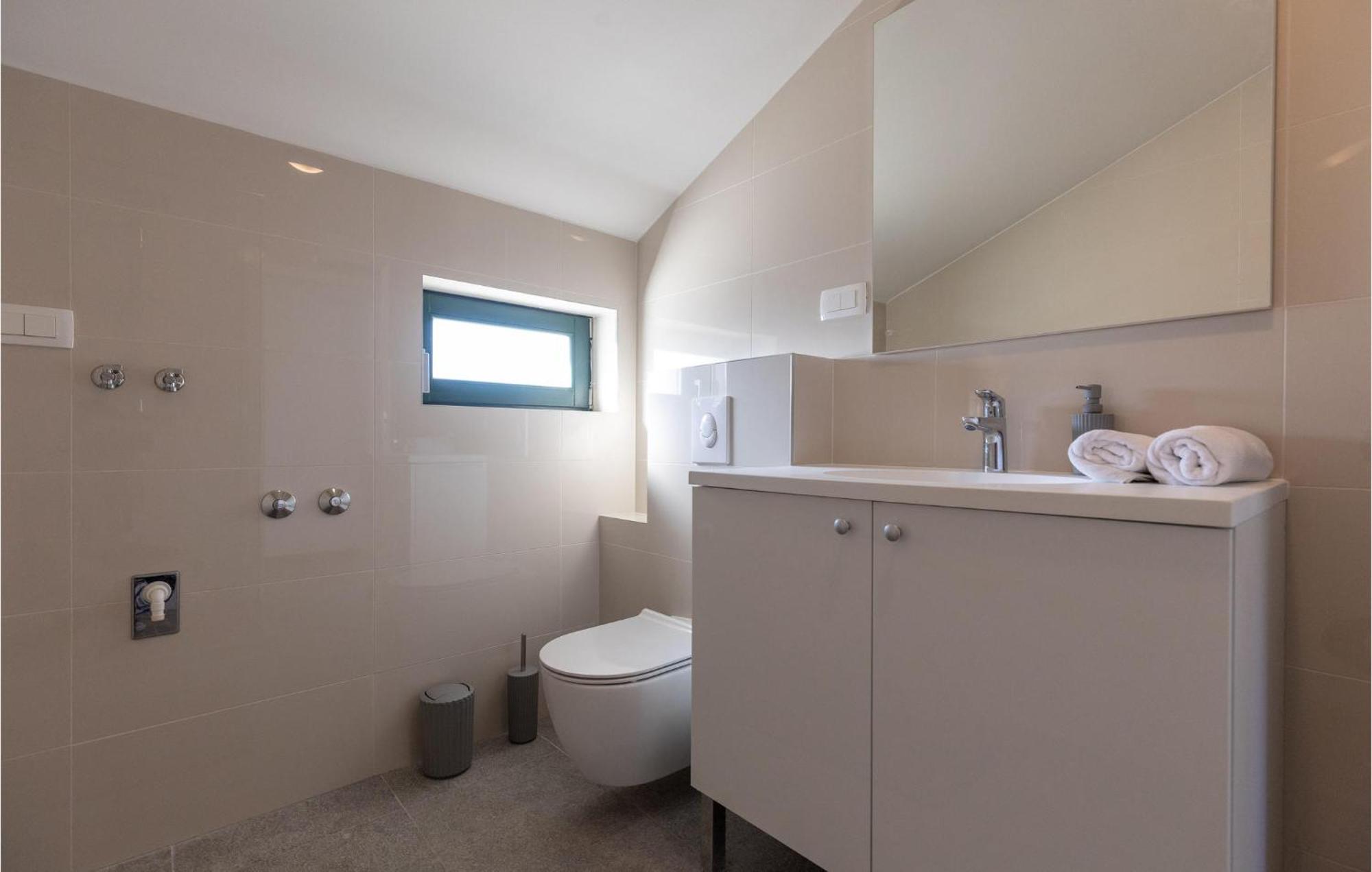 Lovely Home In Klek With House A Panoramic View ภายนอก รูปภาพ
